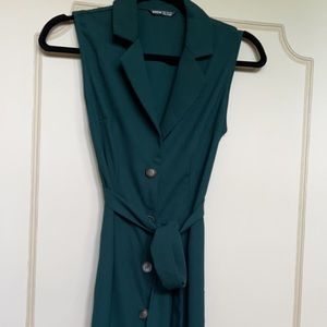 Green sleeveless dress